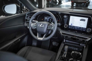 Внедорожник Lexus RX 2023 года, 8899999 рублей, Москва