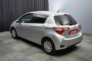 Хетчбэк Toyota Vitz 2018 года, 877000 рублей, Красноярск
