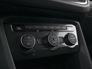 Внедорожник Volkswagen Tiguan 2018 года, 3390000 рублей, Омск