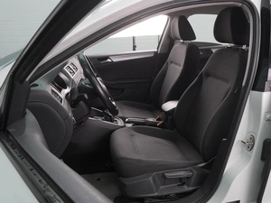 Седан Volkswagen Jetta 2018 года, 1378000 рублей, Воронеж