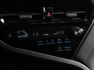 Седан Toyota Camry 2021 года, 3499000 рублей, Тюмень