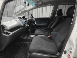 Хетчбэк Honda Fit 2013 года, 950000 рублей, Красноярск