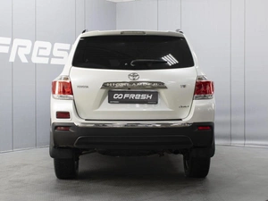 Внедорожник Toyota Highlander 2011 года, 2200000 рублей, Омск