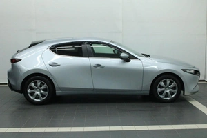 Хетчбэк Mazda 3 2021 года, 1395000 рублей, Красноярск