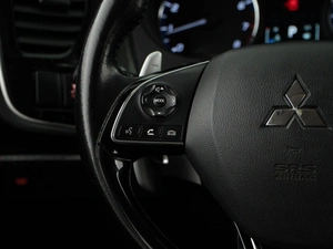 Внедорожник Mitsubishi Outlander 2015 года, 1898055 рублей, Москва