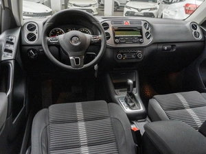 Внедорожник Volkswagen Tiguan 2011 года, 1144000 рублей, Волгоград