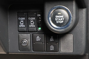 Минивэн Toyota Roomy 2018 года, 1179000 рублей, Новосибирск