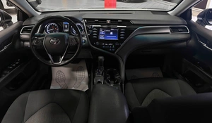 Седан Toyota Camry 2020 года, 2350000 рублей, Красноярск