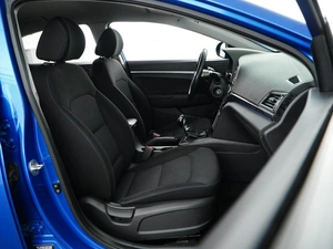 Седан Hyundai Elantra 2018 года, 1499077 рублей, Москва