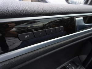Внедорожник Volkswagen Touareg 2011 года, 2419000 рублей, Саратов