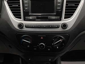 Седан Hyundai Solaris 2019 года, 990000 рублей, Красноярск