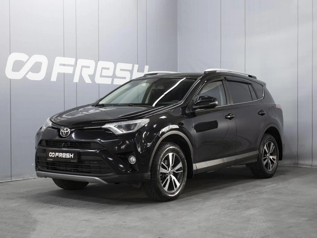 Внедорожник Toyota RAV4 2017 года, 2440000 рублей, Омск