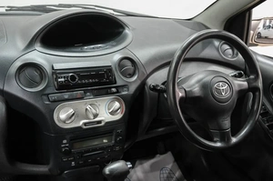 Хетчбэк Toyota Vitz 2003 года, 349000 рублей, Новокузнецк