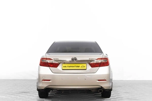 Седан Toyota Camry 2013 года, 1639000 рублей, Барнаул