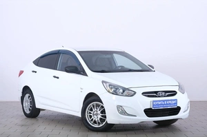 Седан Hyundai Solaris 2014 года, 819000 рублей, Омск