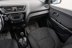 Седан Kia Rio 2012 года, 999000 рублей, Красноярск