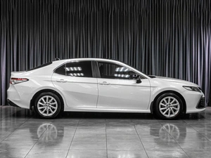 Седан Toyota Camry 2021 года, 3199000 рублей, Тюмень