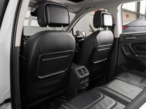 Внедорожник Volkswagen Tiguan 2017 года, 2349000 рублей, Тюмень