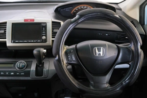 Минивэн Honda Freed 2010 года, 1199000 рублей, Омск