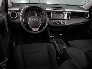 Внедорожник Toyota RAV4 2014 года, 2014000 рублей, Воронеж