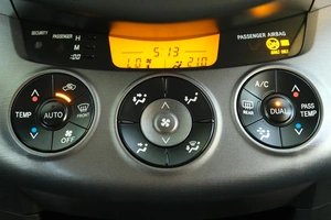 Внедорожник Toyota RAV4 2012 года, 1549000 рублей, Омск