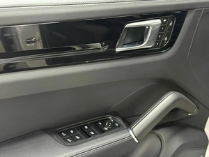 Внедорожник Porsche Cayenne Coupe 2022 года, 12800000 рублей, Красноярск