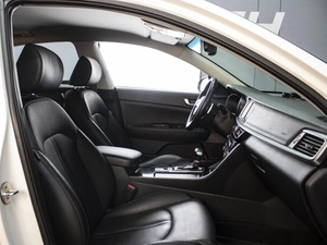 Седан Kia Optima 2018 года, 1840000 рублей, Омск