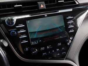 Седан Toyota Camry 2018 года, 3199000 рублей, Тюмень