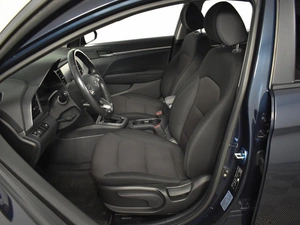 Седан Hyundai Elantra 2019 года, 1648100 рублей, Казань