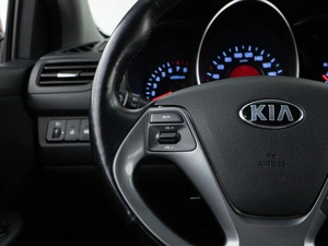 Хетчбэк Kia Rio 2016 года, 1300050 рублей, Москва