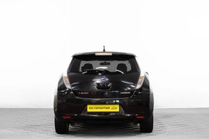 Хетчбэк Nissan Leaf 2011 года, 849000 рублей, Барнаул