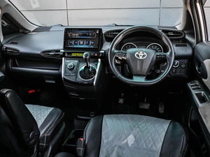 Минивэн Toyota Wish 2010 года, 989000 рублей, Кирилловка