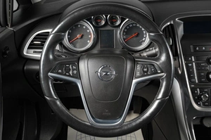 Хетчбэк Opel Astra 2012 года, 949000 рублей, Тюмень