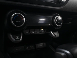 Седан Kia Rio 2020 года, 1420000 рублей, Омск