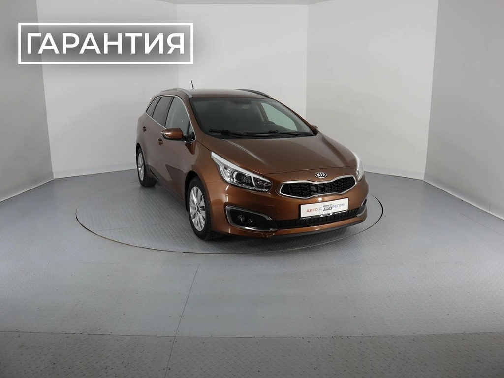 Хэтчбек Kia Ceed 2016 года, 1000000 рублей, Брянск