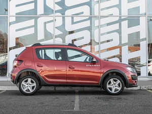 Хетчбэк Renault Sandero Stepway 2015 года, 920000 рублей, Краснодар