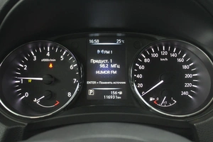 Внедорожник Nissan X-Trail 2017 года, 2300000 рублей, Красноярск