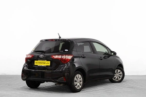 Хетчбэк Toyota Vitz 2018 года, 999000 рублей, Барнаул