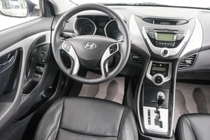 Седан Hyundai Avante 2010 года, 899000 рублей, Красноярск