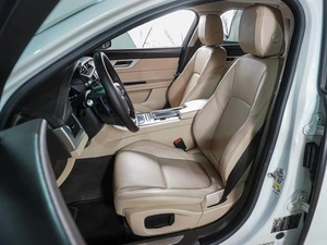 Седан Jaguar XF 2016 года, 1999999 рублей, Воронеж