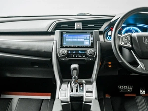 Седан Honda Civic 2017 года, 1800000 рублей, Красноярск