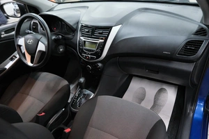 Хетчбэк Hyundai Solaris 2012 года, 1039000 рублей, Омск