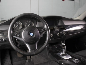 Седан BMW 5 серия 2009 года, 1430000 рублей, Омск