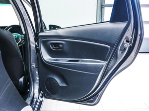 Хетчбэк Toyota Vitz 2015 года, 920000 рублей, Красноярск