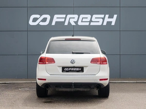Внедорожник Volkswagen Touareg 2011 года, 2100000 рублей, Краснодар