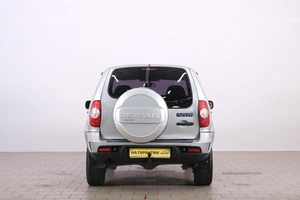Внедорожник Chevrolet Niva 2010 года, 469000 рублей, Омск