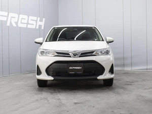 Седан Toyota Corolla Axio 2018 года, 1540000 рублей, Омск