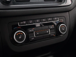 Внедорожник Volkswagen Tiguan 2012 года, 1210000 рублей, Краснодар