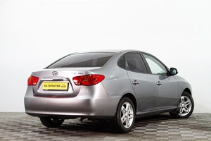 Седан Hyundai Elantra 2011 года, 669000 рублей, Сургут