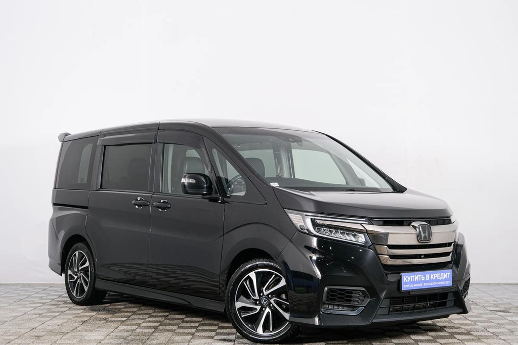 Минивэн Honda Stepwgn Spada 2017 года, 2289000 рублей, Красноярск